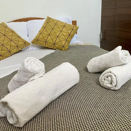 Apartment Grinda House - Center Park And